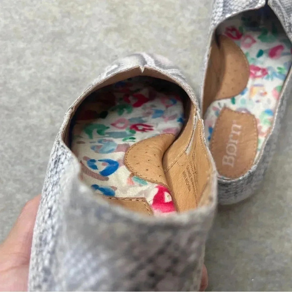 Born Sebra Leather Slip On Snakeskin Round Toe Comfort Shoes Women’s size 6.5 - Picture 11 of 14